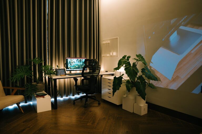 Tips for Creating a Relaxing Home Workspace to Boost Productivity and Comfort